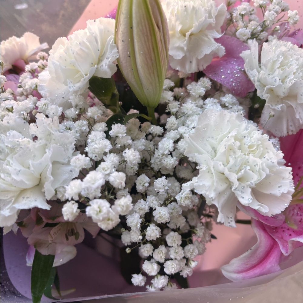 Elegant White and Pink Floral Bouquet